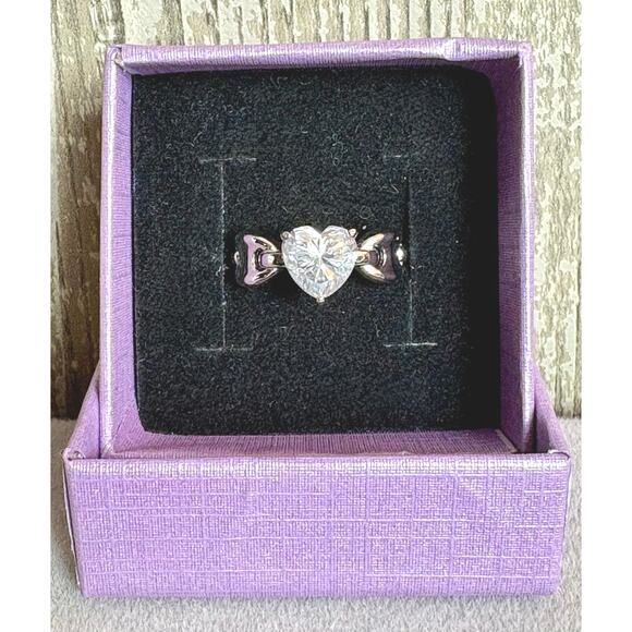 NEW Heart Shaped 2ct Moissanite in 925 Sterling Silver Sz. 6 - Picture 2 of 10